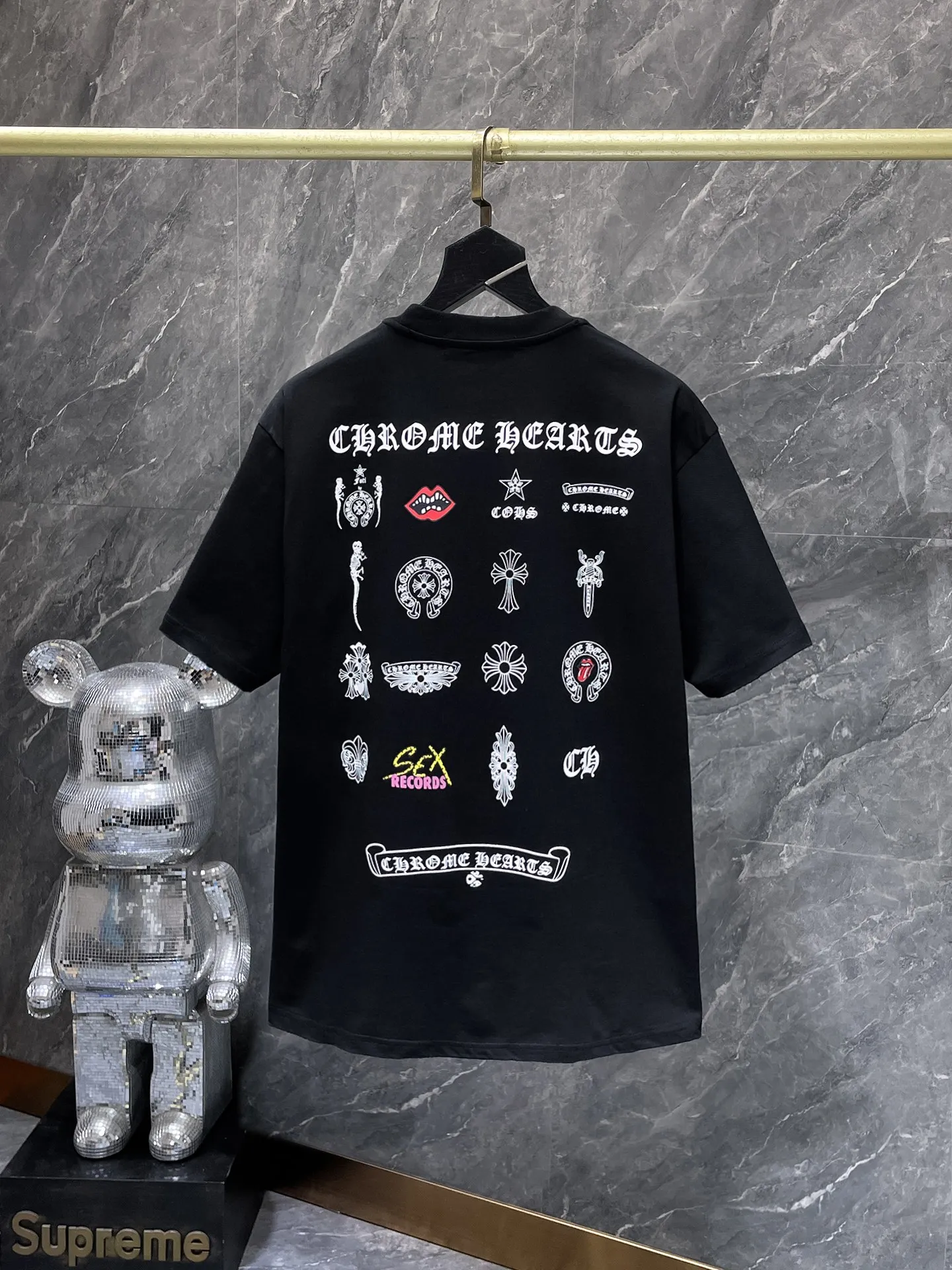 P150 new Chrome Hearts 25ss worn model for summer! High-weight, environmentally friendly and high-quality top-quality fabric 280g Crow contrast graffiti frayed embroidered short sleeves. Counter synchronization. 1:1 replica version. Recommended colors: black, white, gray. Size: S, M, L, XL